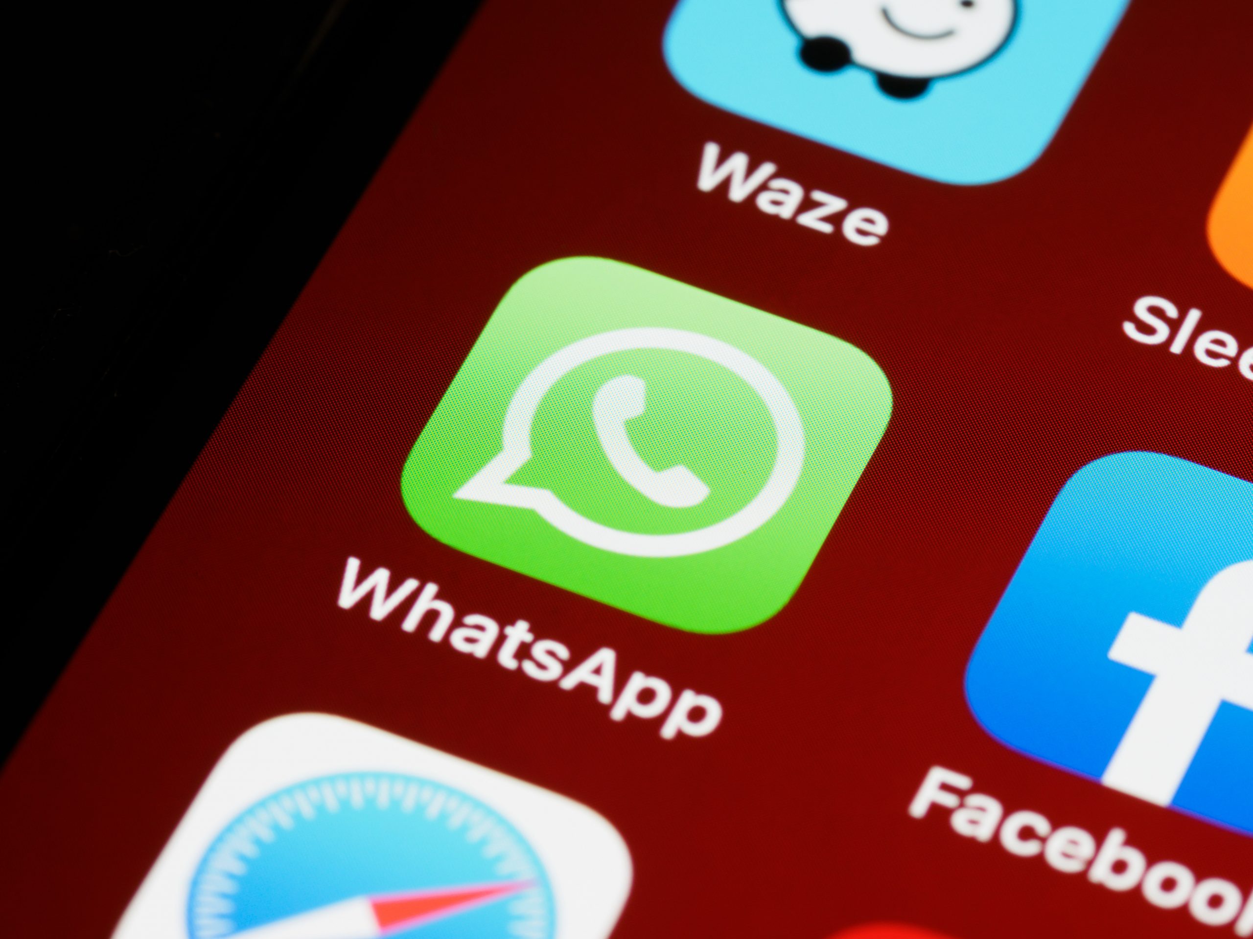 Utiliza WhatsApp Business para relacionarte con tus clientes